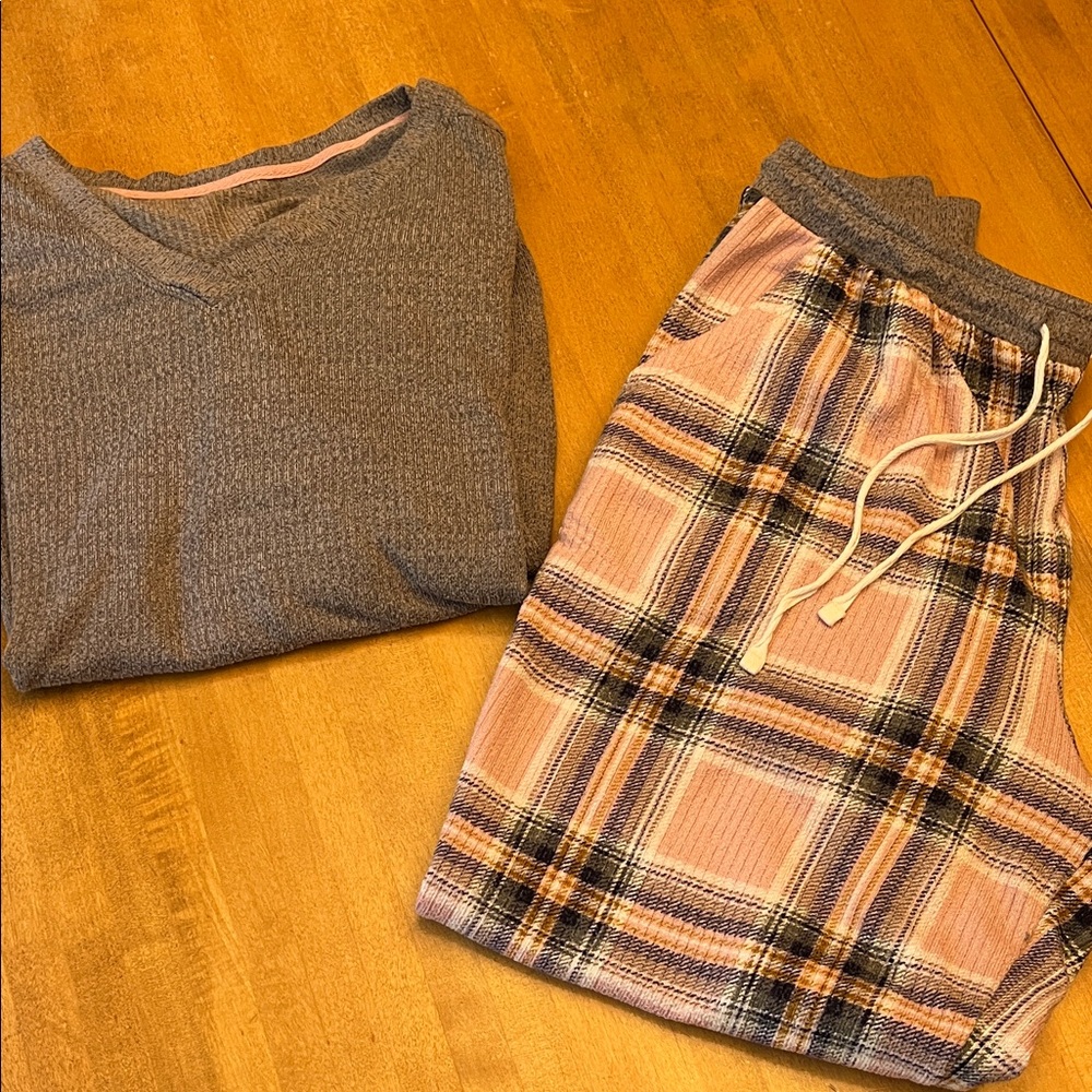 Cuddl Duds Gray Top and Pink Plaid Pajama Set